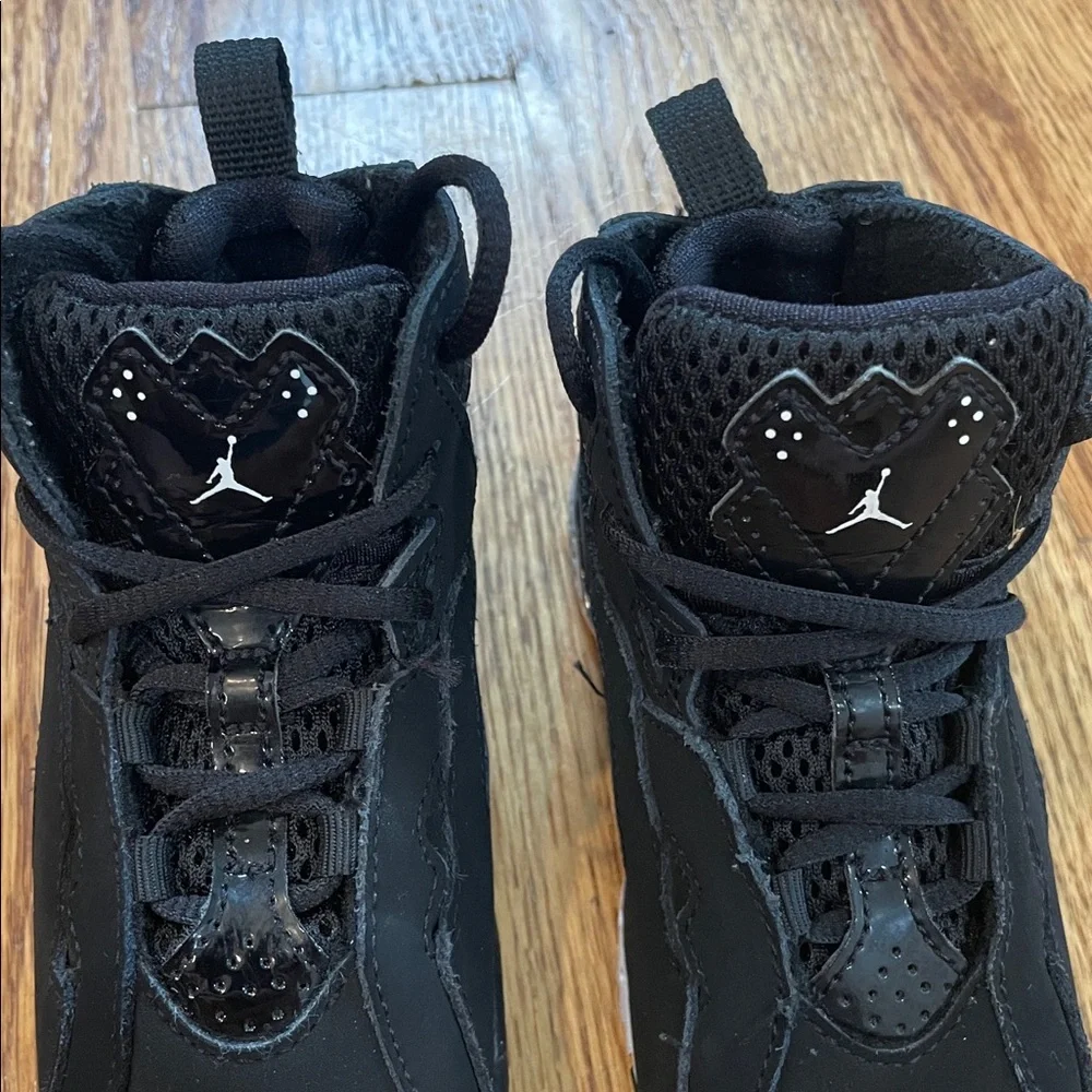 Kid’s Jordan True Flight Sneakers/Shoes. Size 7C. Like New Condition.